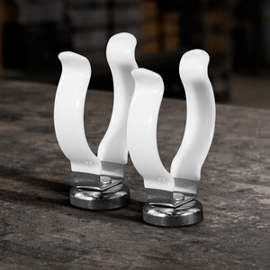 DigitalFoto Universal Magnetic Tube Clamp with magnetic base for securely mounting LED tube lights to metal surfaces during filmmaking, photography, studio lighting, and content creation.