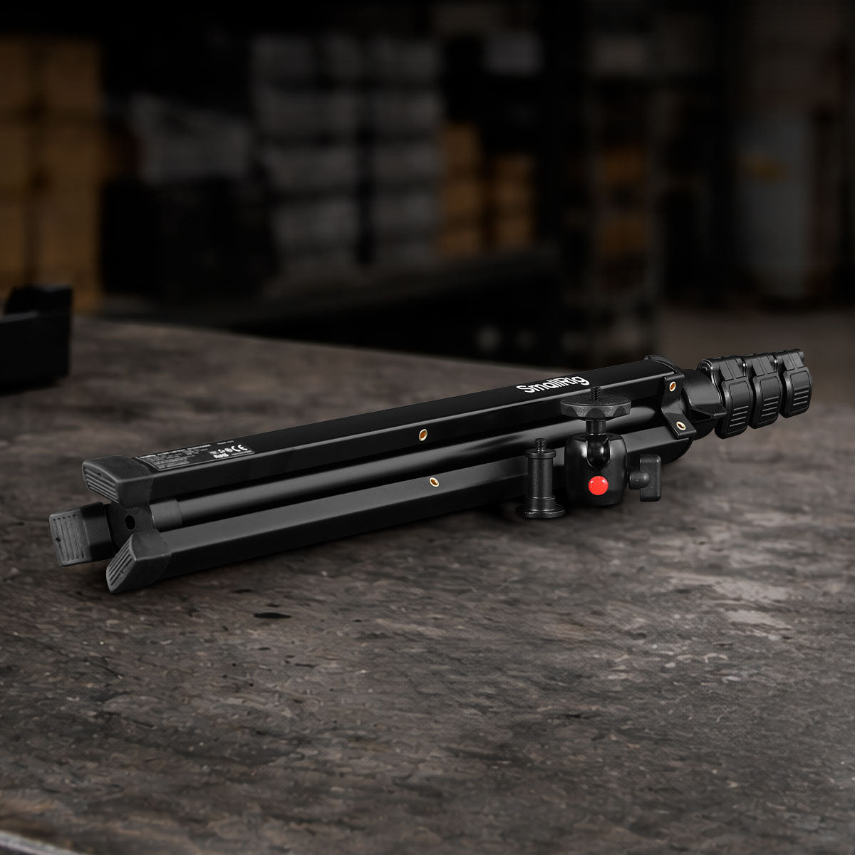 RA-S200 lightweight aluminum tripod for cameras, LED lights, smartphones, filmmaking, photography, livestreaming, and professional content creation.