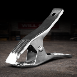 Standard metal spring clamp designed for film, photography, and studio production. Ideal for securing gels, cables, fabrics, and lightweight materials during on-set setups.